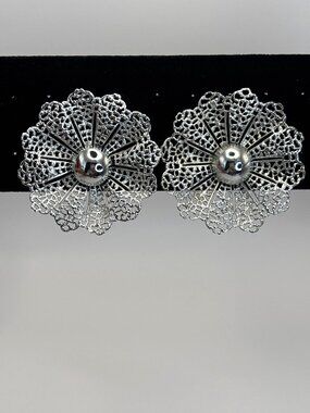 Sarah Coventry Vintage Fan Fare Silver tone Flower Filigree Clip On Earrings